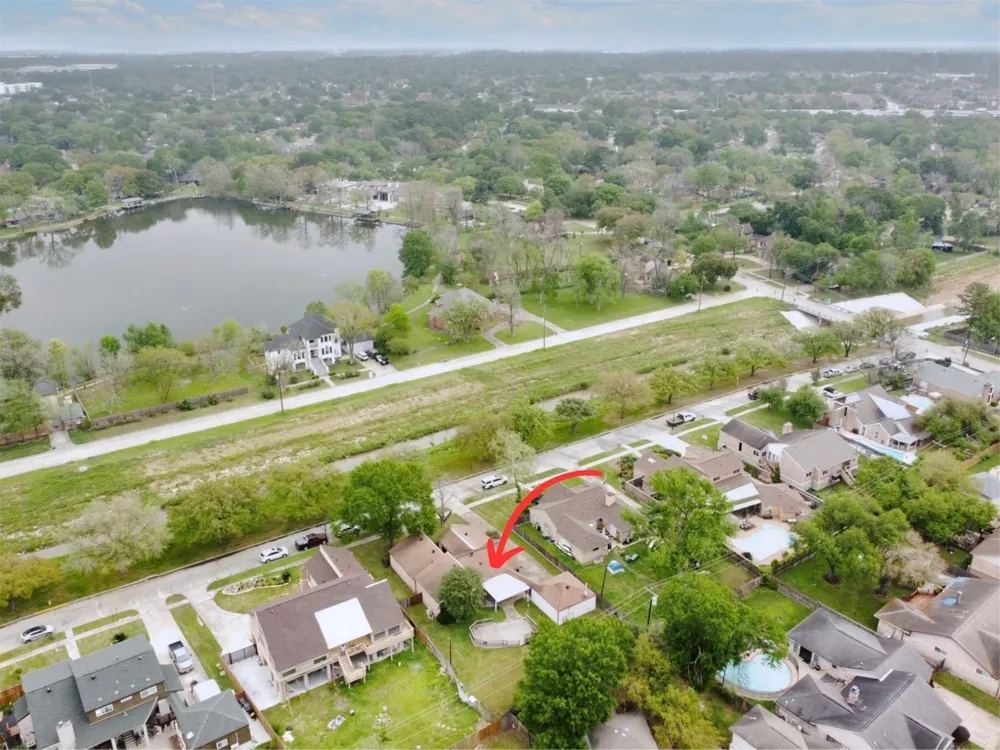 15621 Elwood Drive Jersey Village, TX 77040