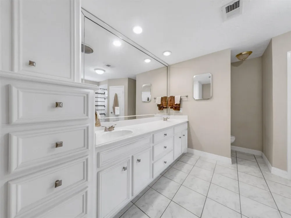 15621 Elwood Drive Jersey Village, TX 77040