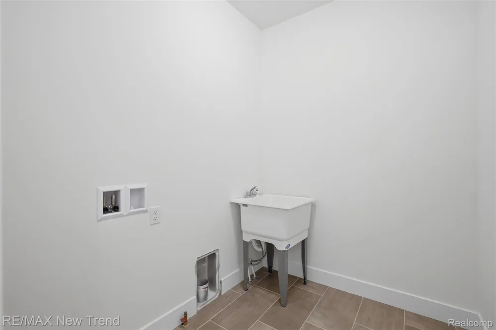 2021 Crested Butte Drive White Lake Charter Township, MI 48383