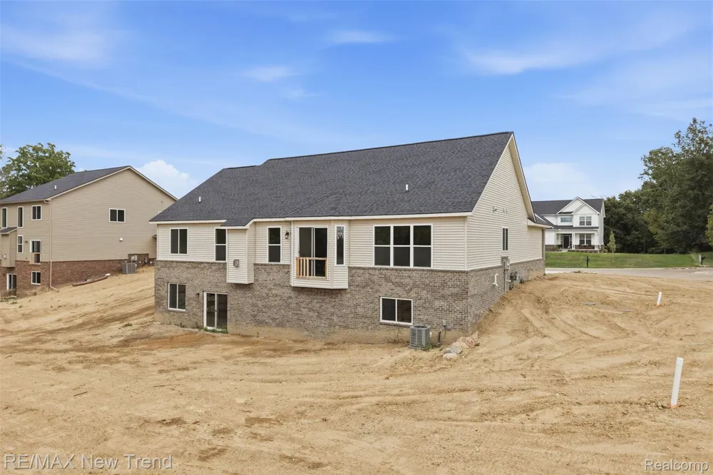 2021 Crested Butte Drive White Lake Charter Township, MI 48383