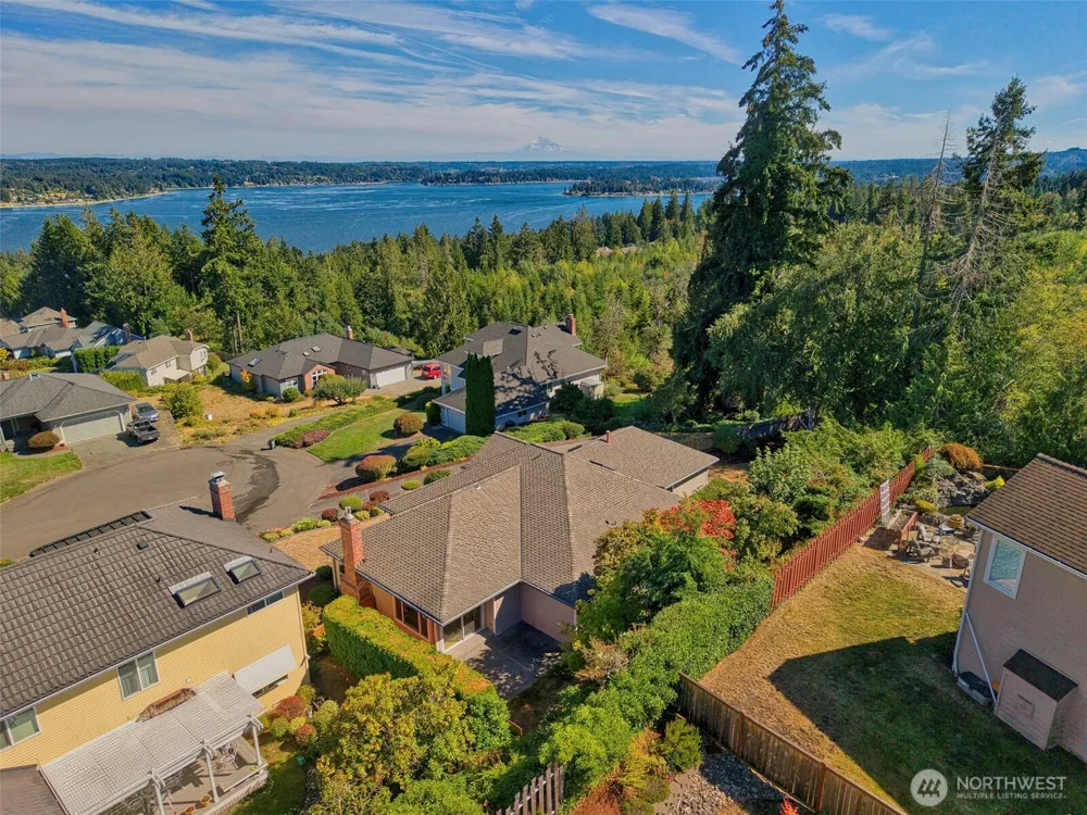 7685 Esther Place NW Silverdale, WA 98383