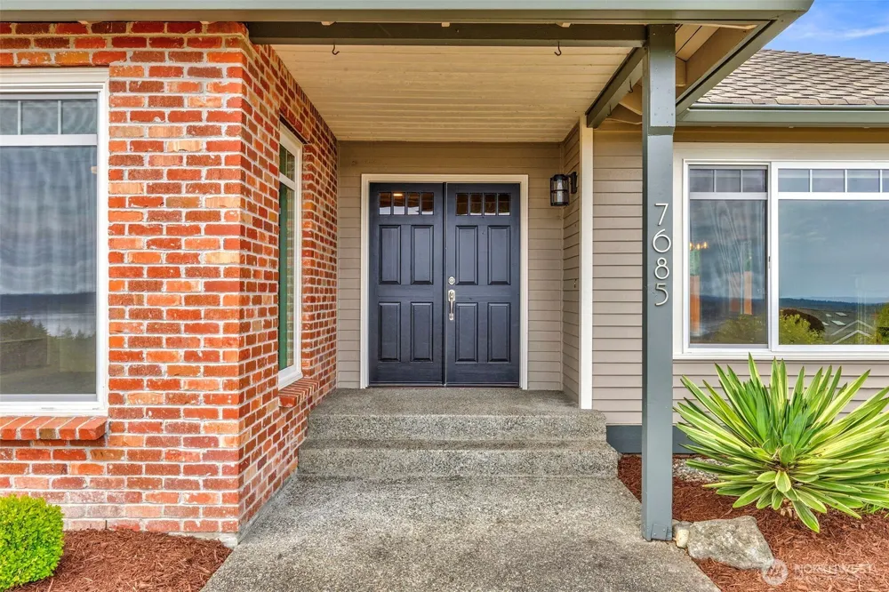7685 Esther Place NW Silverdale, WA 98383