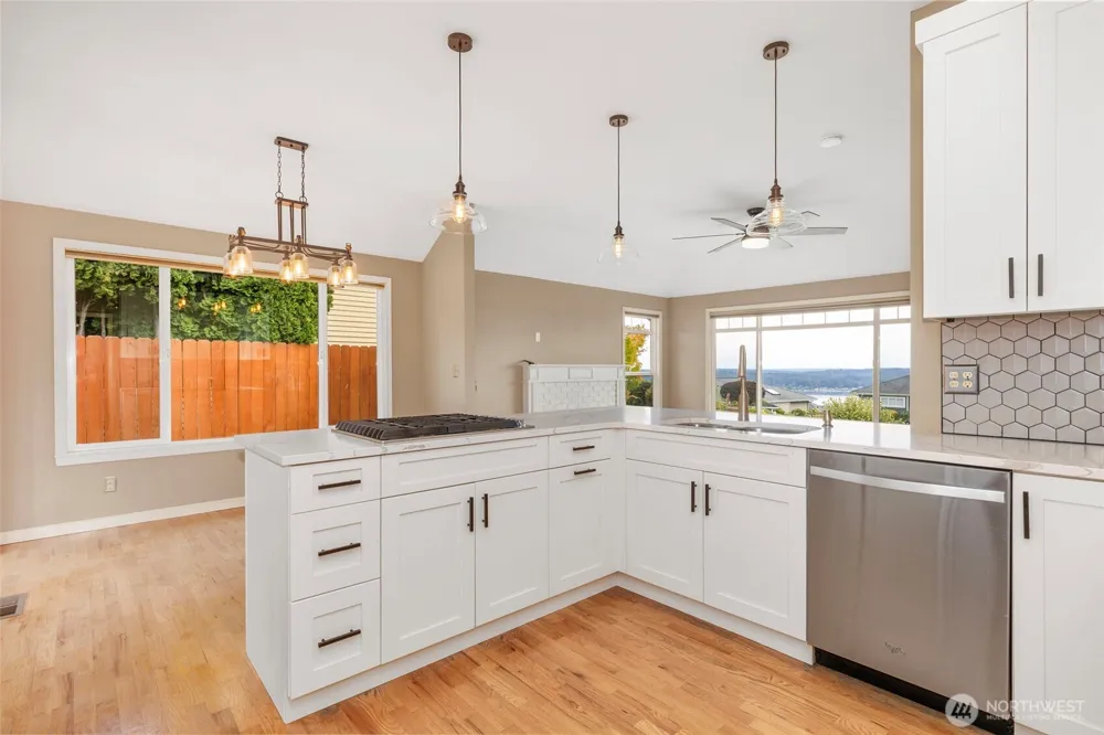 7685 Esther Place NW Silverdale, WA 98383