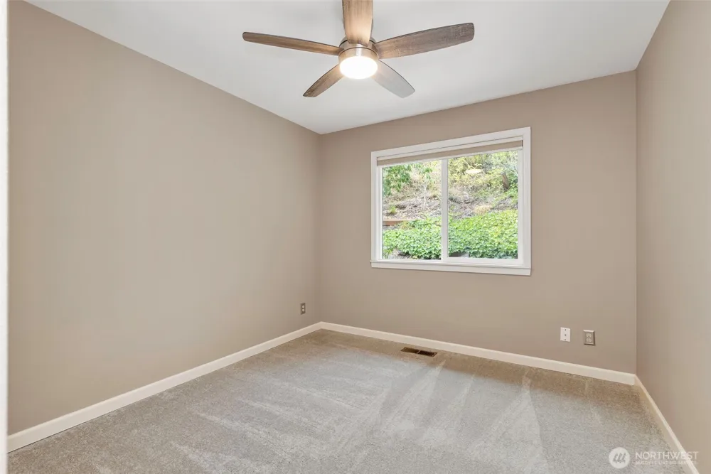 7685 Esther Place NW Silverdale, WA 98383