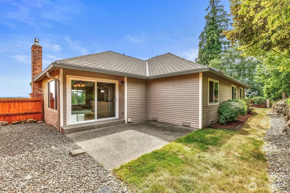 7685 Esther Place NW Silverdale, WA 98383