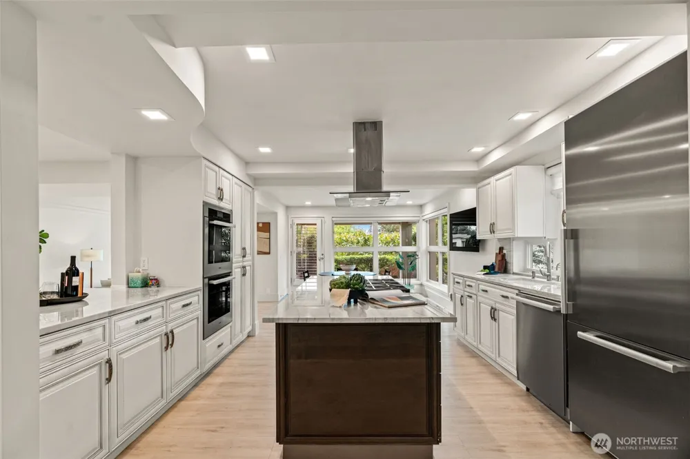 101 99th Avenue NE #101 Bellevue, WA 98004