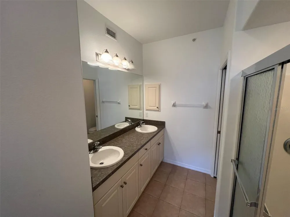 4270 VICENZA DRIVE #B40 Venice, FL 34293