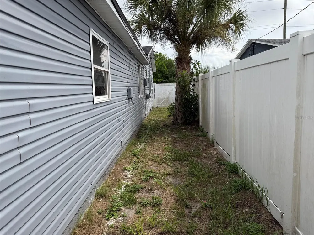 4735 21ST AVENUE St Petersburg, FL 33713