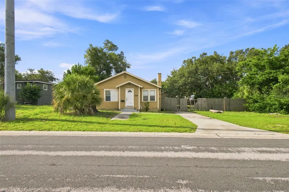 2848 EMERSON AVENUE S St Petersburg, FL 33712