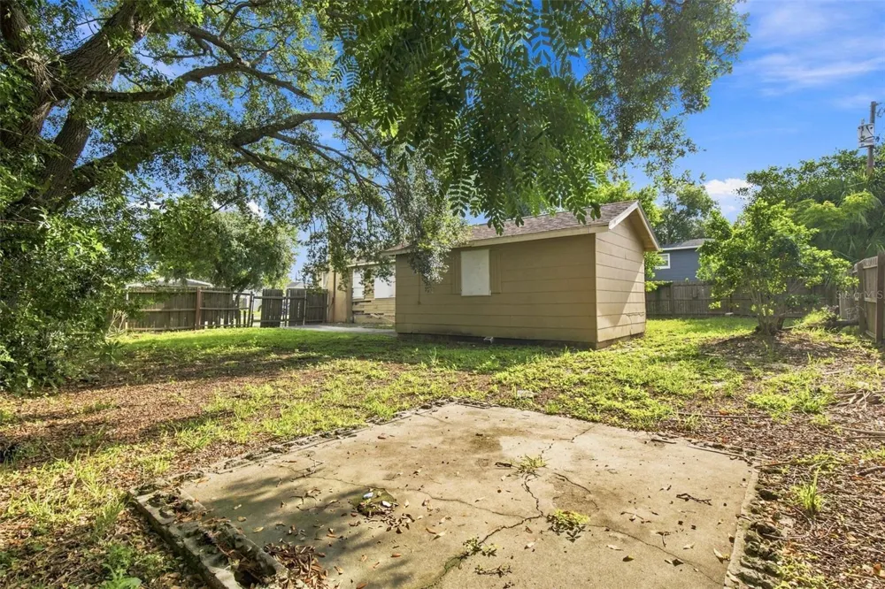 2848 EMERSON AVENUE S St Petersburg, FL 33712