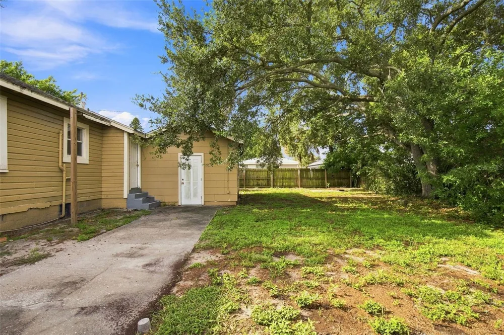 2848 EMERSON AVENUE S St Petersburg, FL 33712