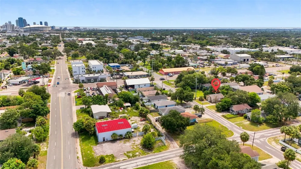 2848 EMERSON AVENUE S St Petersburg, FL 33712