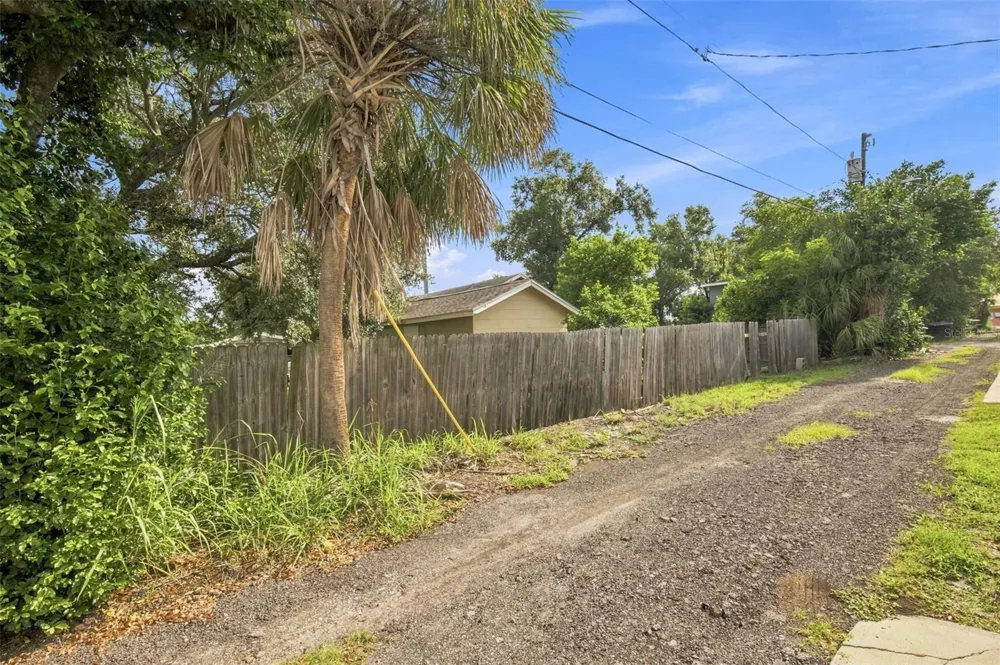 2848 EMERSON AVENUE S St Petersburg, FL 33712
