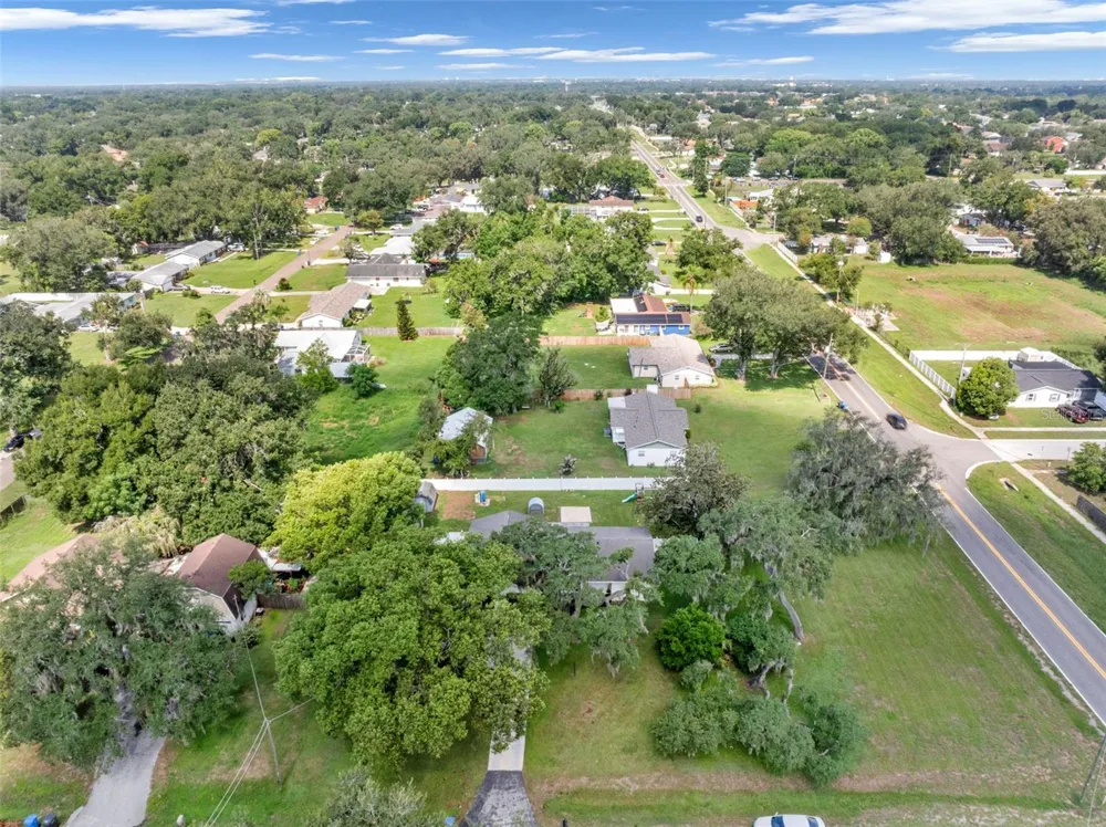 1002 KAY JEAN DRIVE Valrico, FL 33594