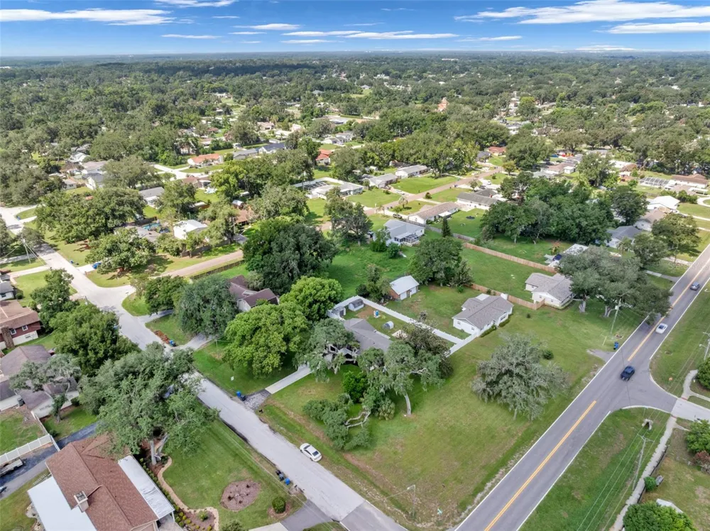 1002 KAY JEAN DRIVE Valrico, FL 33594