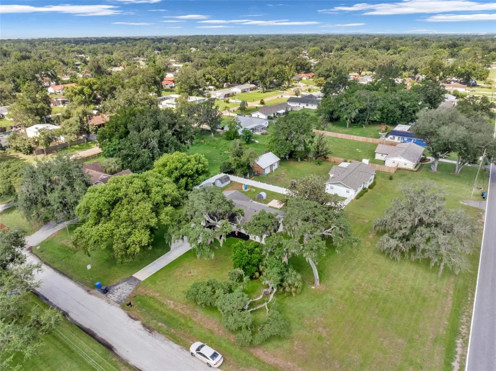 1002 KAY JEAN DRIVE Valrico, FL 33594