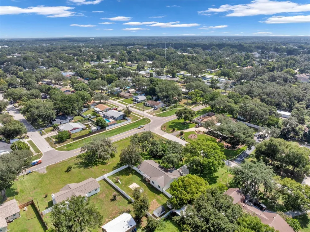 1002 KAY JEAN DRIVE Valrico, FL 33594
