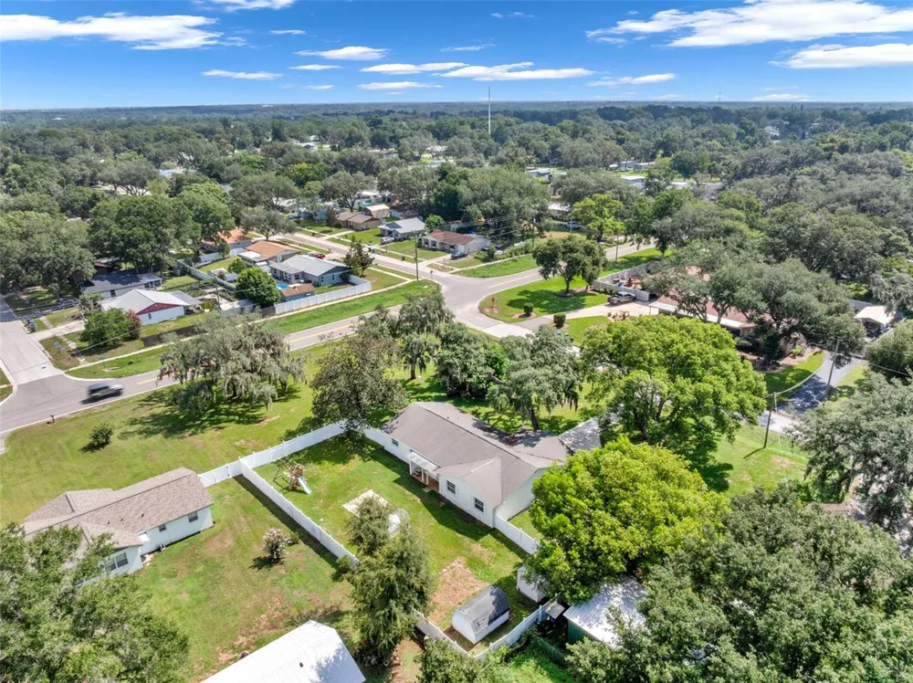 1002 KAY JEAN DRIVE Valrico, FL 33594