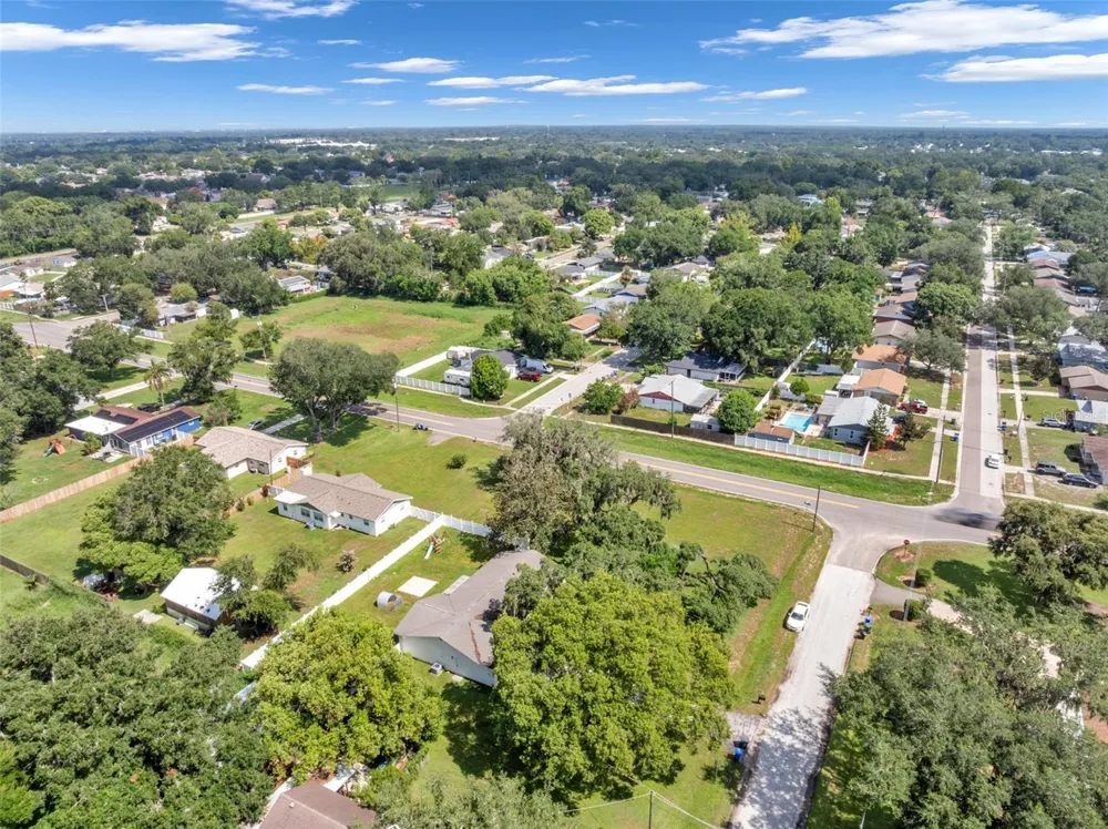 1002 KAY JEAN DRIVE Valrico, FL 33594