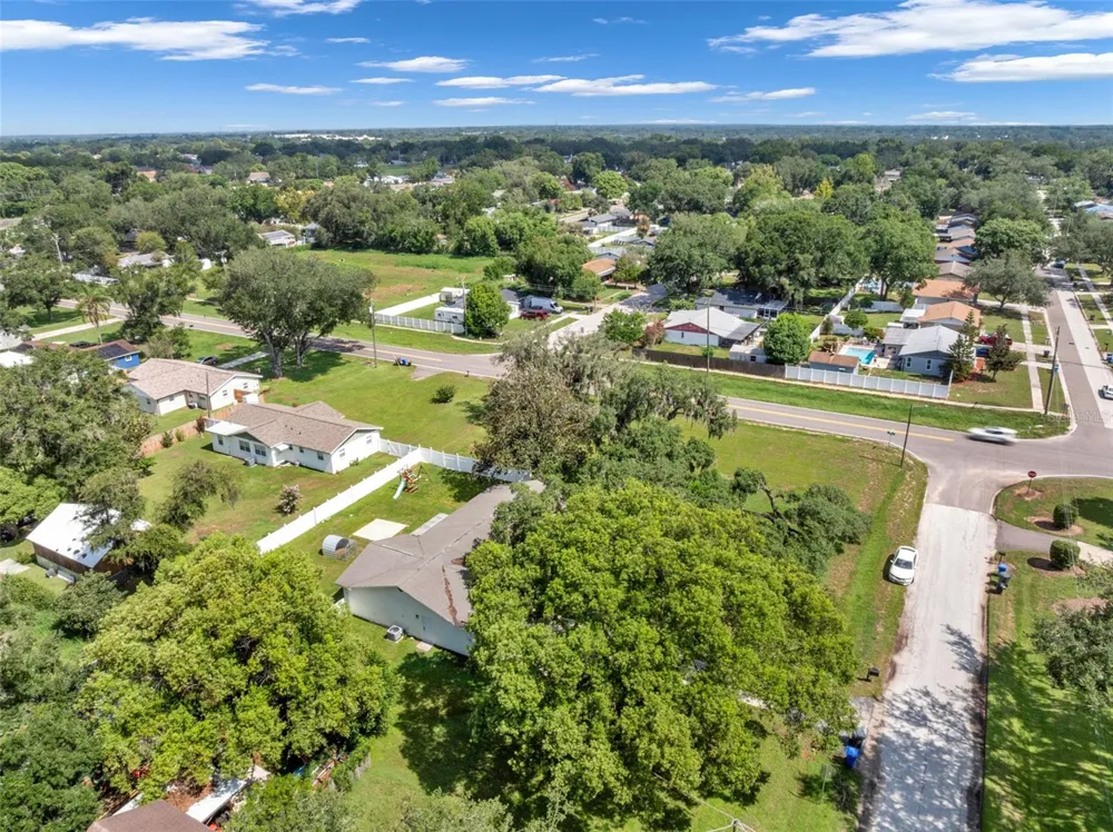 1002 KAY JEAN DRIVE Valrico, FL 33594