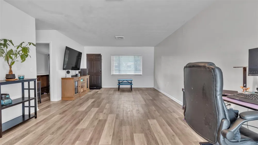 1002 KAY JEAN DRIVE Valrico, FL 33594