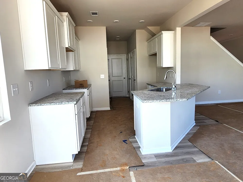 71 Umber LN Newnan, GA 30263