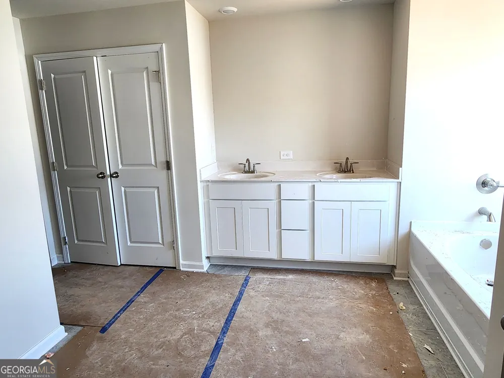 71 Umber LN Newnan, GA 30263