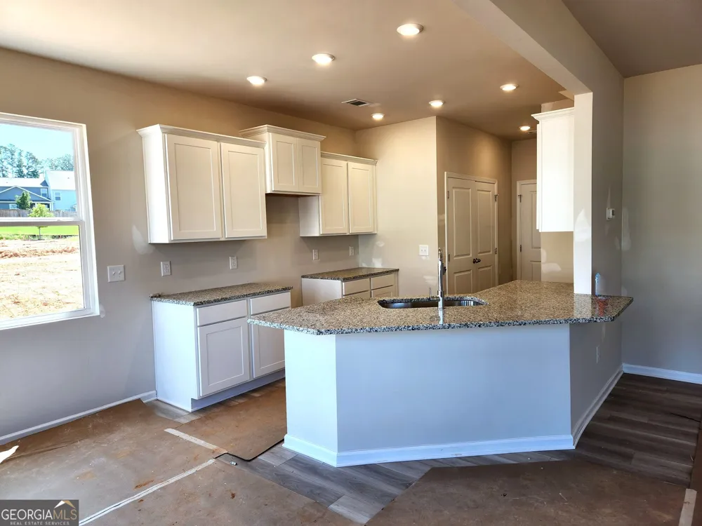 71 Umber LN Newnan, GA 30263