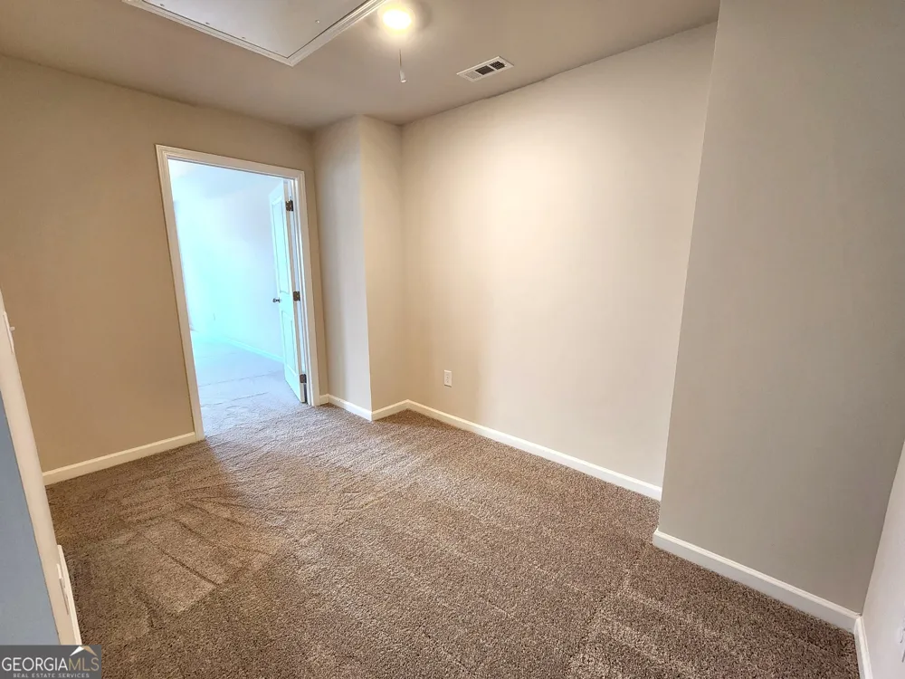 71 Umber LN Newnan, GA 30263