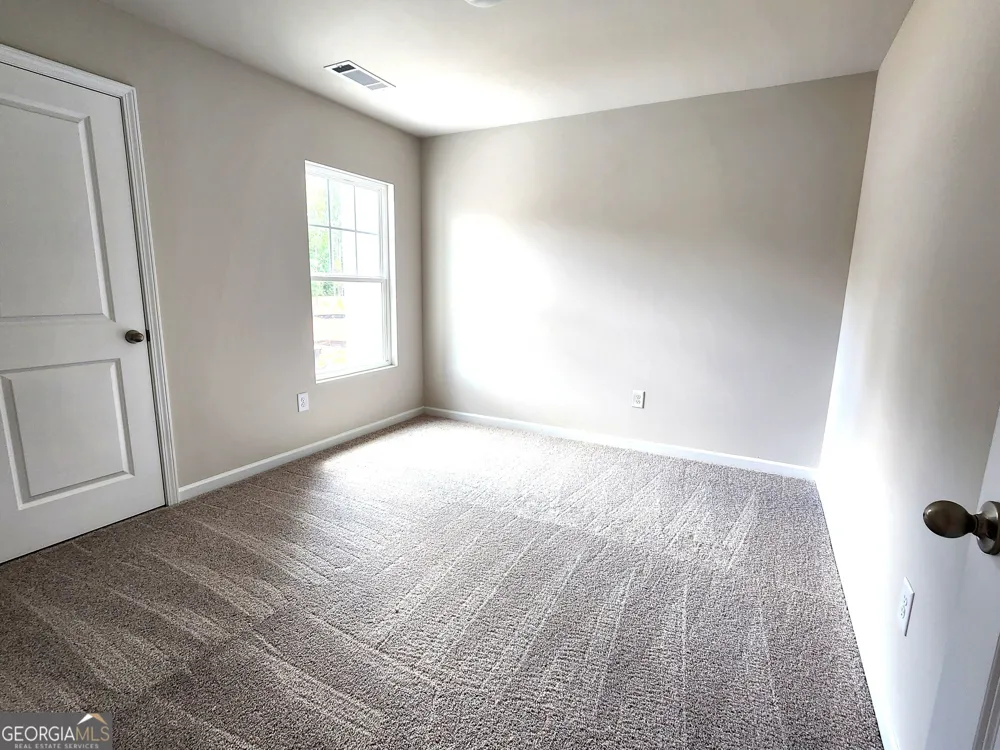 71 Umber LN Newnan, GA 30263