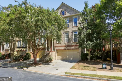 896 West RD NE