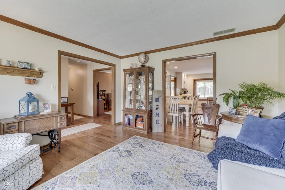 8220 Forward Pass Road Indianapolis, IN 46217