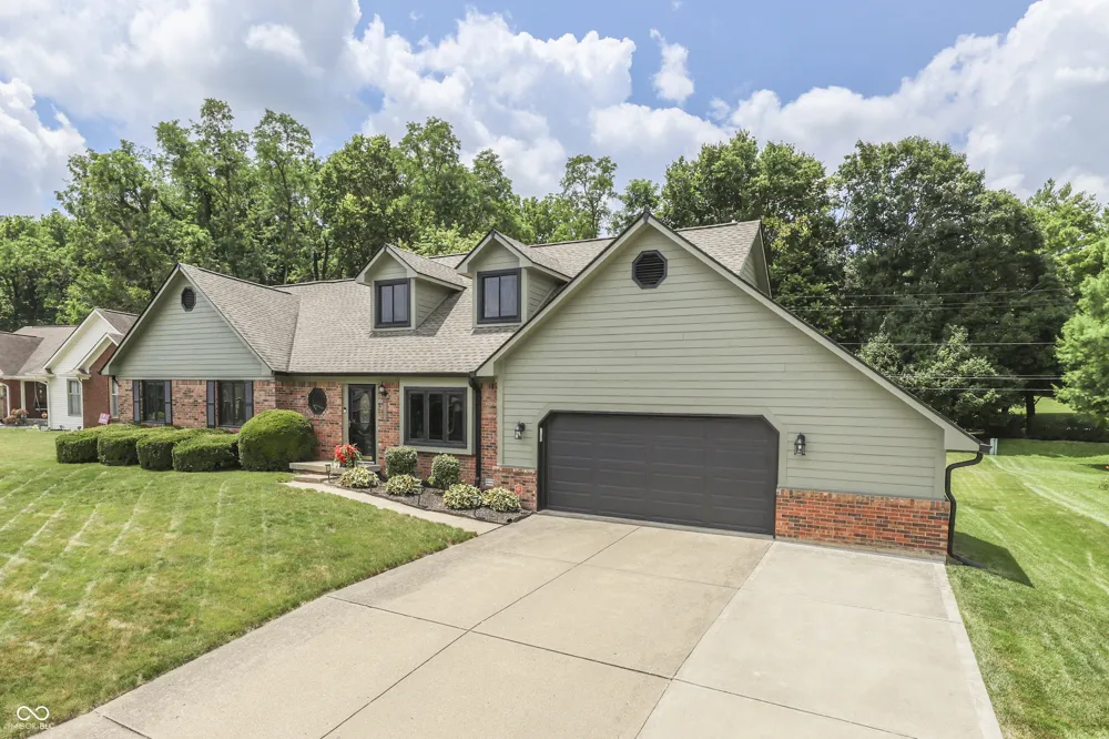8220 Forward Pass Road Indianapolis, IN 46217