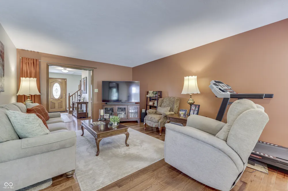 8220 Forward Pass Road Indianapolis, IN 46217