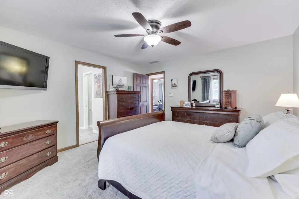 8220 Forward Pass Road Indianapolis, IN 46217