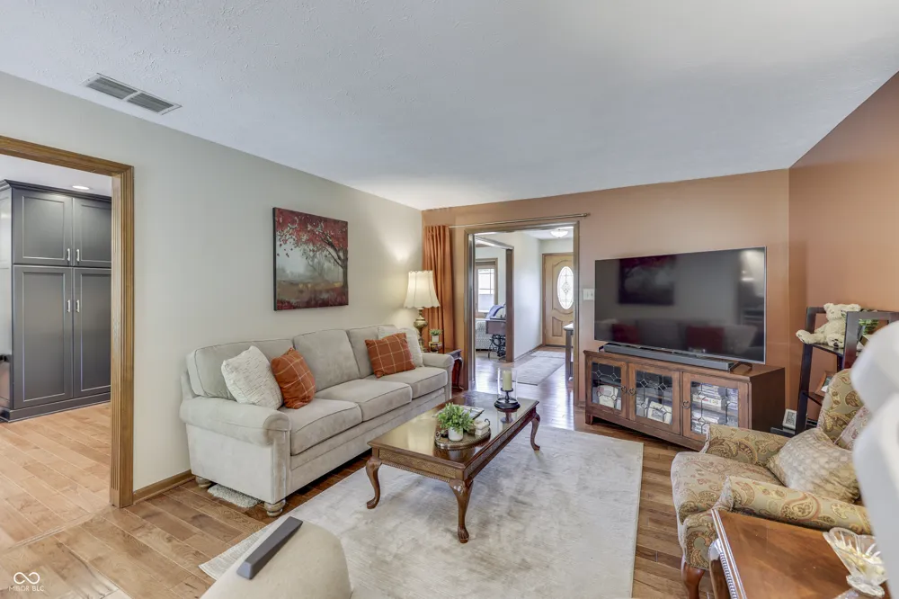 8220 Forward Pass Road Indianapolis, IN 46217