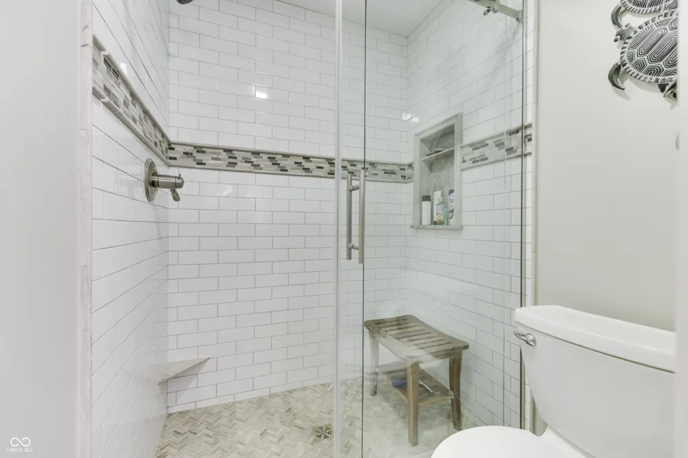 8220 Forward Pass Road Indianapolis, IN 46217