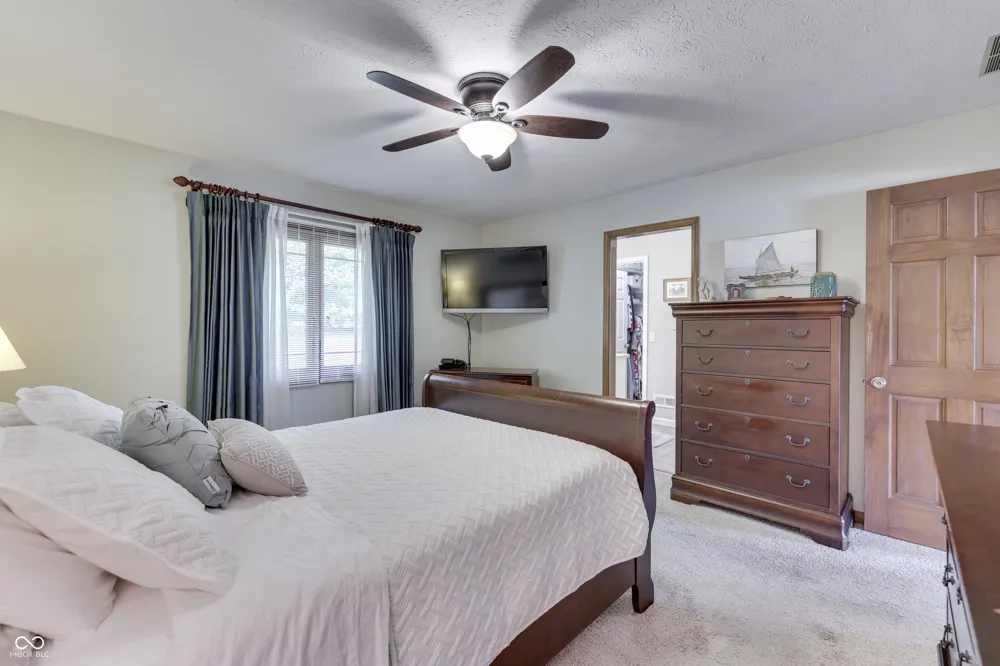 8220 Forward Pass Road Indianapolis, IN 46217