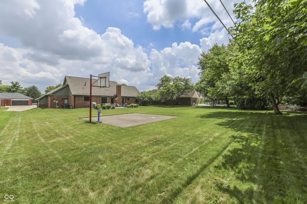 8220 Forward Pass Road Indianapolis, IN 46217