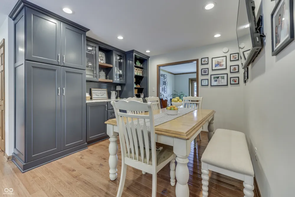 8220 Forward Pass Road Indianapolis, IN 46217