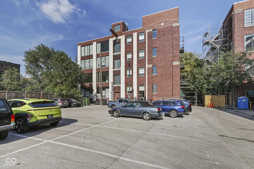 624 E Walnut Street #110 Indianapolis, IN 46204