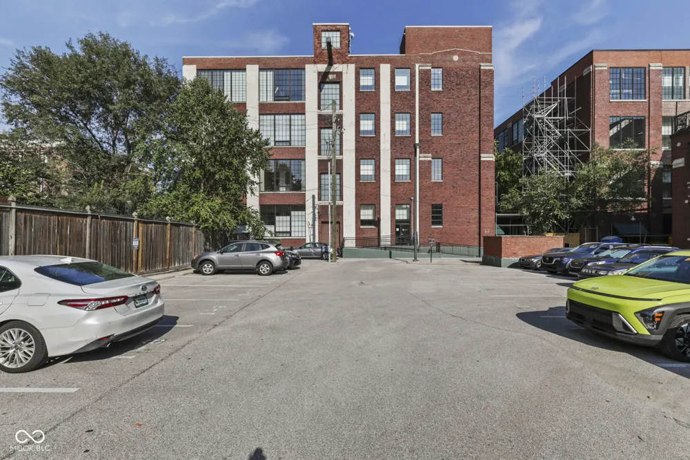 624 E Walnut Street #110 Indianapolis, IN 46204