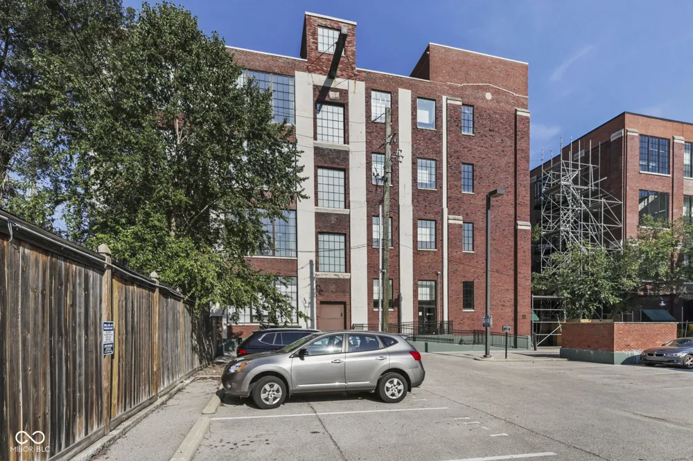 624 E Walnut Street #110 Indianapolis, IN 46204