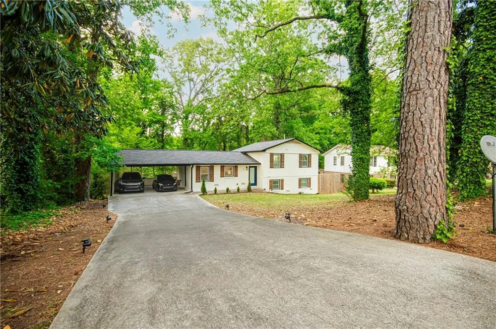 1953 Copperfield Circle Decatur, GA 30035