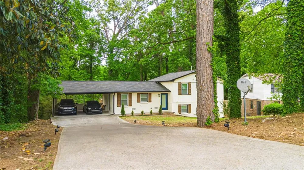 1953 Copperfield Circle Decatur, GA 30035
