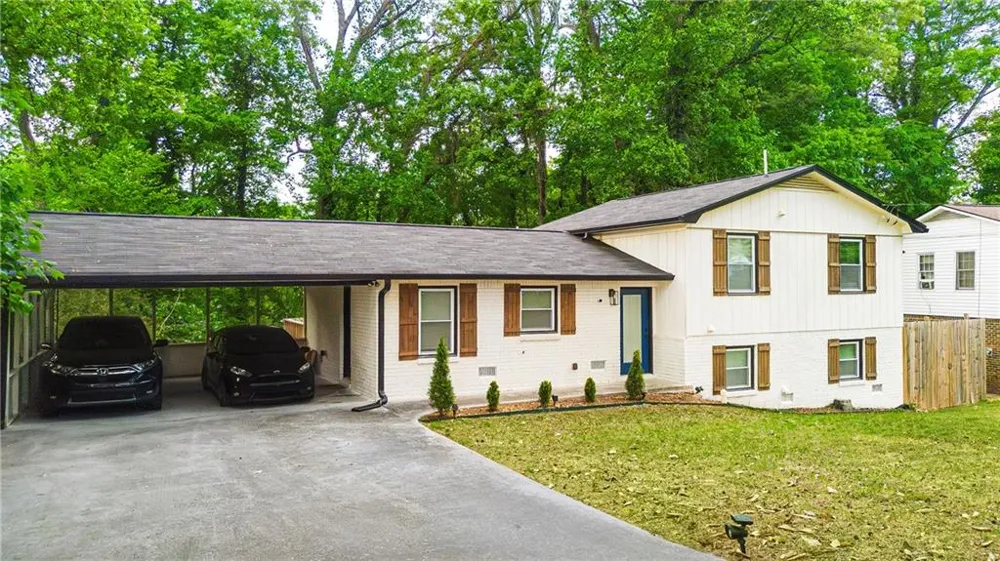 1953 Copperfield Circle Decatur, GA 30035