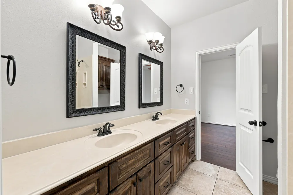 18121 Langford Lane Talty, TX 75126