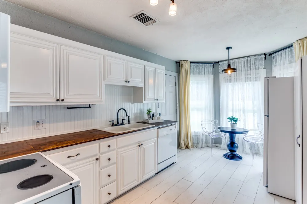 4039 Locke Avenue #A Fort Worth, TX 76107