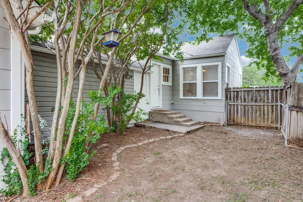 4039 Locke Avenue #A Fort Worth, TX 76107