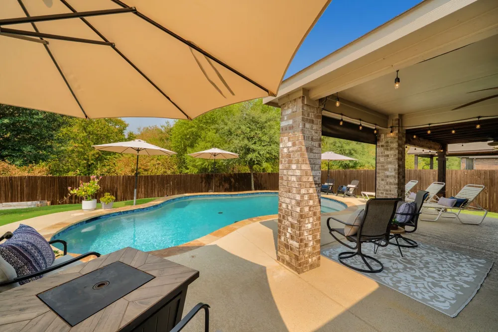 502 Royal Oaks Lane Oak Point, TX 75068